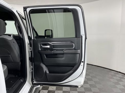 Used 2024 RAM 2500 Big Horn image 37