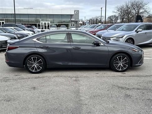 Certified 2023 Lexus ES 350 w/ Premium Package image 4