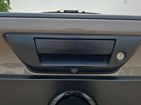 Used 2020 Nissan Titan PRO-4X w/ Pro-4x Utility Package AWD/4WD image 13