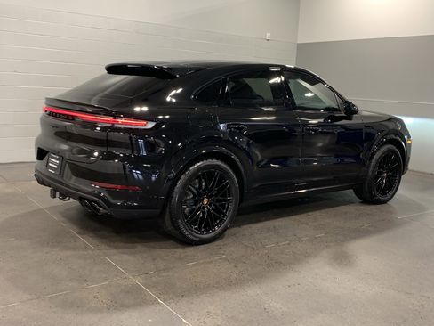 New 2026 Porsche Cayenne Coupe image 7