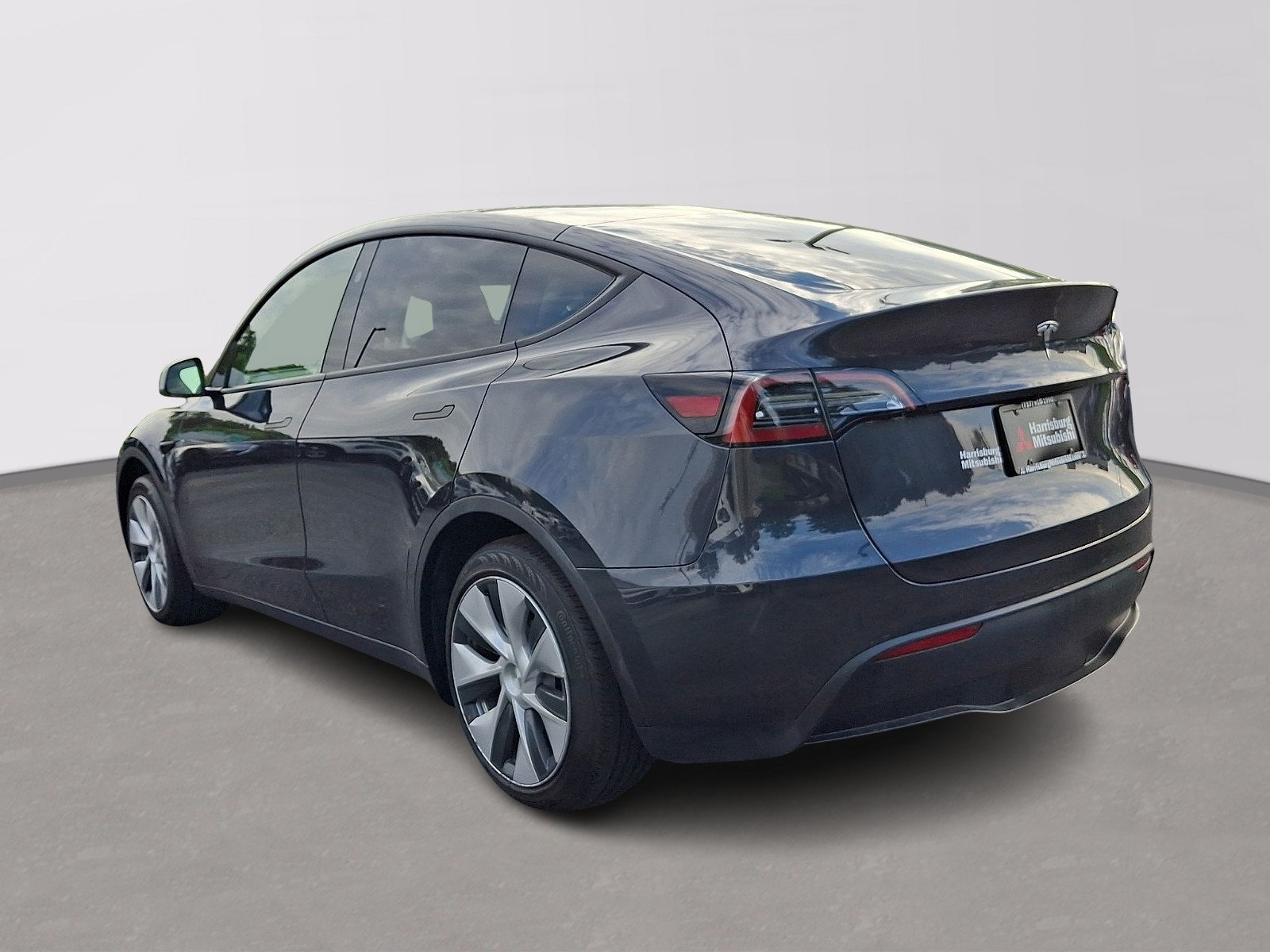 Used 2024 Tesla Model Y Long Range RWD image 4