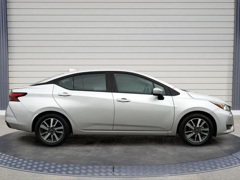 Used 2023 Nissan Versa SV FWD image 8