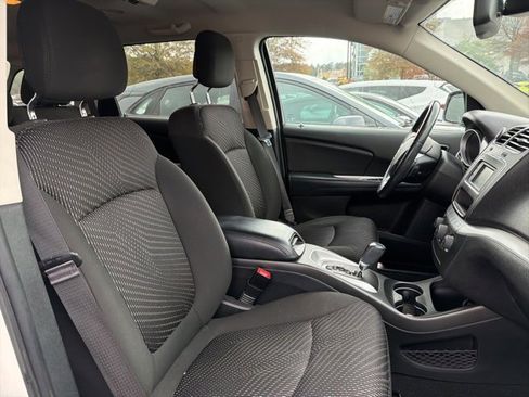 Used 2020 Dodge Journey SE w/ SE Popular Equipment Group image 32