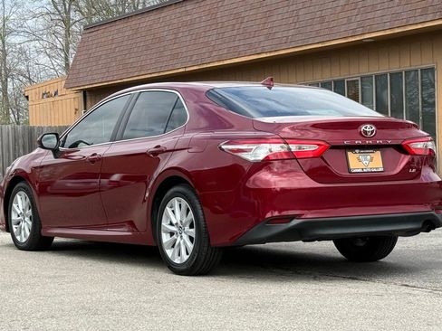 Used 2019 Toyota Camry LE FWD image 3
