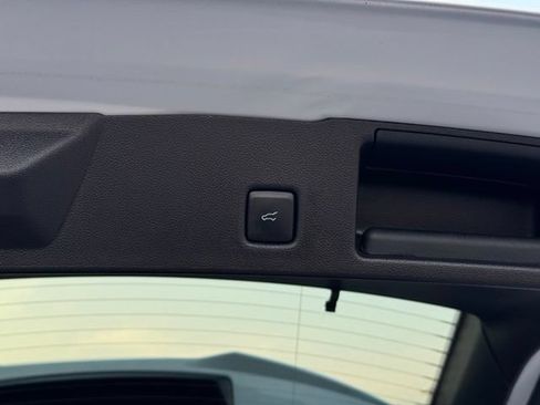 Certified 2025 Ford Escape ST-Line Select AWD/4WD image 46