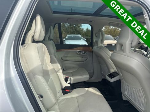Used 2021 Volvo XC90 T6 Momentum w/ Advanced Package image 14