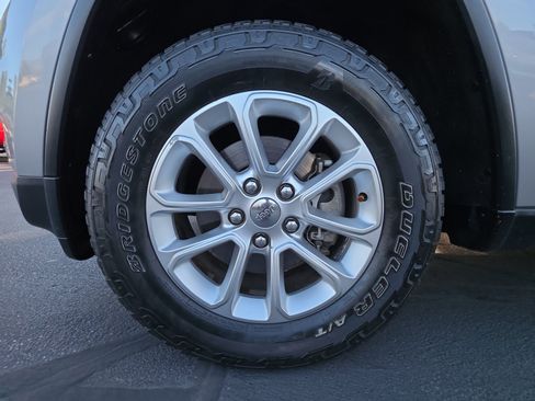 Used 2015 Jeep Grand Cherokee Laredo w/ Quick Order Package 23E AWD/4WD image 30