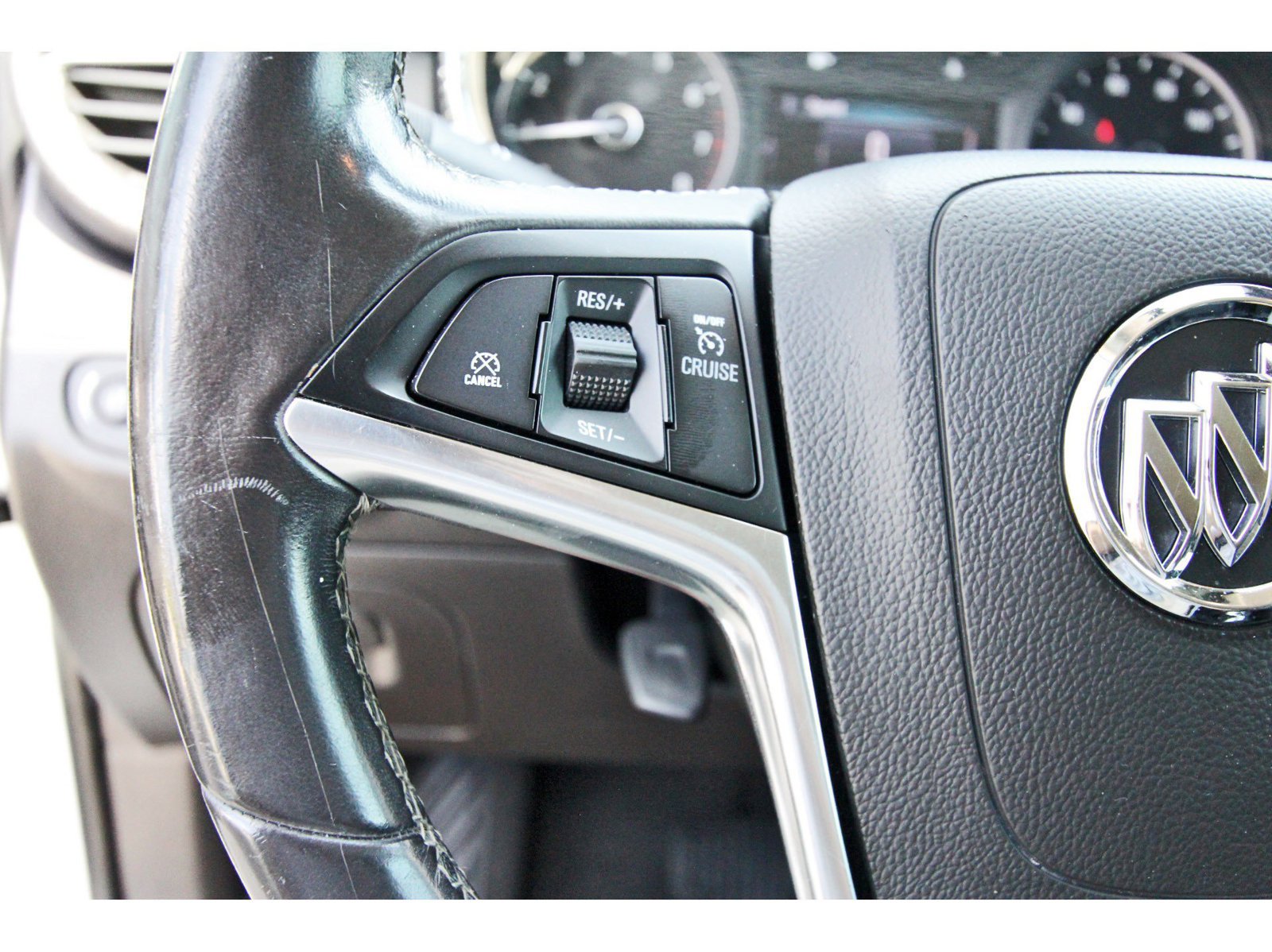 Used 2020 Buick Encore Preferred FWD image 19