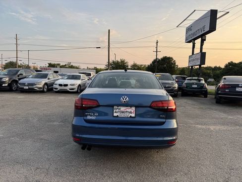 Used 2016 Volkswagen Jetta SE FWD image 5
