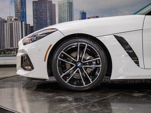 New 2026 BMW Z4 sDrive30i w/ Premium Package image 9