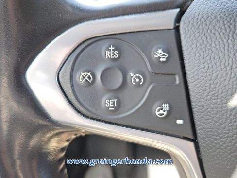 Used 2021 Chevrolet Traverse High Country AWD/4WD image 19