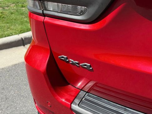 Used 2017 Jeep Grand Cherokee Trailhawk AWD/4WD image 11