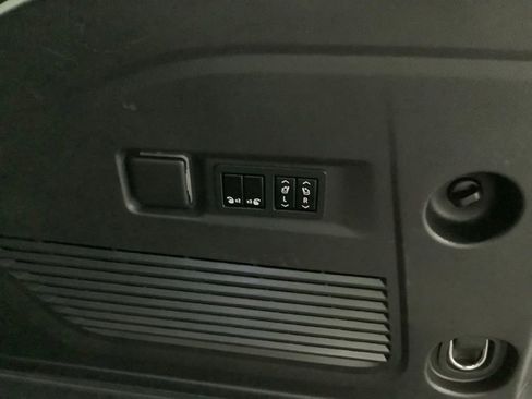 Used 2022 GMC Yukon XL Denali image 26