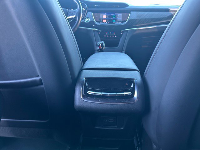 Used 2022 Cadillac XT6 Premium Luxury w/ Technology Package FWD image 22