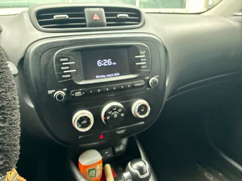 Used 2018 Kia Soul FWD image 6