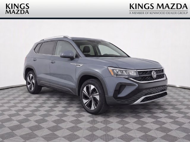 Used 2023 Volkswagen Taos SE w/ Panoramic Sunroof Package AWD/4WD image 1
