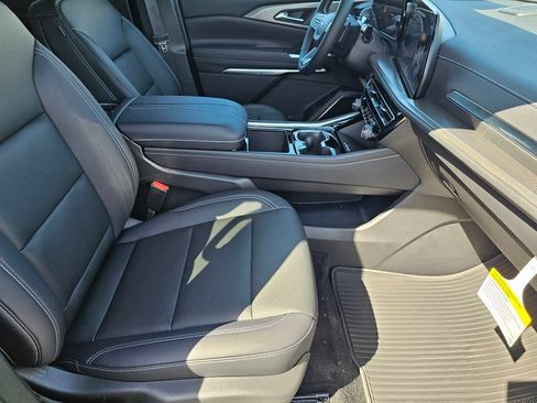 New 2026 Chevrolet Traverse LT w/ Enhanced Driving Package FWD image 10
