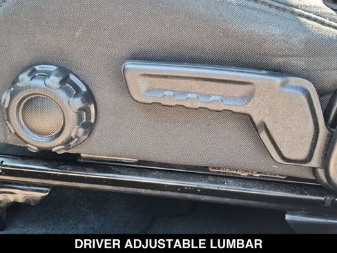 Used 2018 Jeep Wrangler Unlimited Sahara AWD/4WD image 19