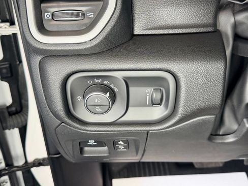 Used 2023 RAM 1500 Big Horn AWD/4WD image 16