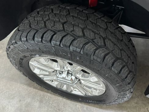 Used 2020 GMC Sierra 2500 Denali w/ Denali Ultimate Package AWD/4WD image 9