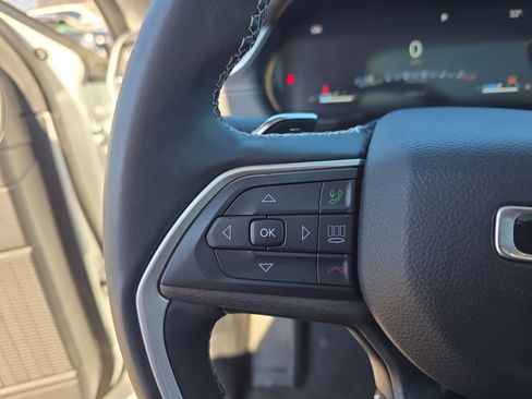 Used 2023 Jeep Grand Cherokee L Limited image 24