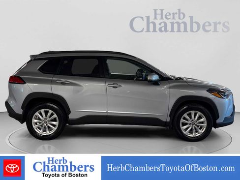 Used 2023 Toyota Corolla Cross LE w/ Moonroof Package AWD/4WD image 12
