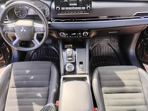 Used 2023 Mitsubishi Outlander SE image 55