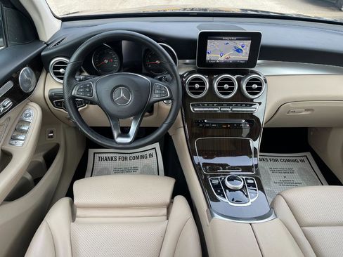 Used 2019 Mercedes-Benz GLC 300 4MATIC w/ Premium Package image 14
