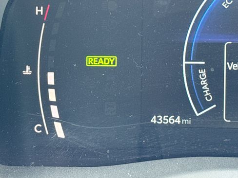 Used 2025 Toyota Camry LE FWD image 15