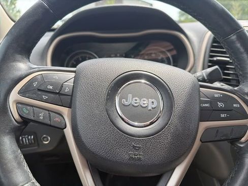 Used 2016 Jeep Cherokee Latitude w/ Comfort/Convenience Group FWD image 8