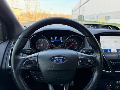 Used 2017 Ford Focus RS image 41