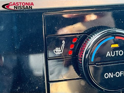 Used 2024 Nissan Pathfinder SV image 26