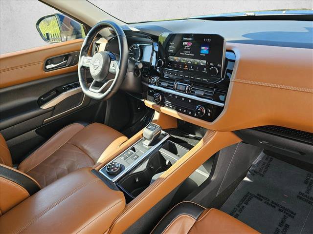 Used 2022 Nissan Pathfinder Platinum AWD/4WD image 11