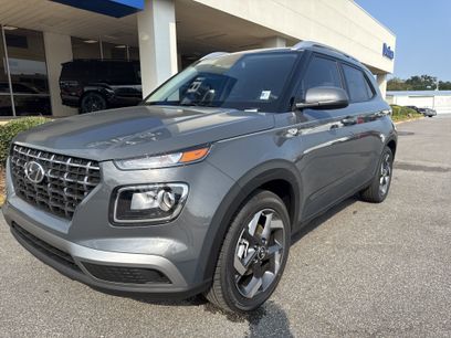 New 2025 Hyundai Venue SEL