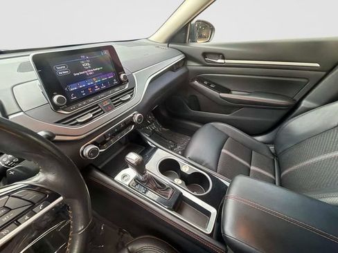Used 2024 Nissan Altima 2.5 SR FWD image 26