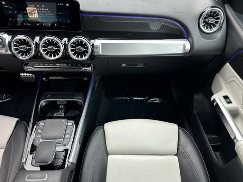 Used 2022 Mercedes-Benz GLB 35 AMG 4MATIC image 29