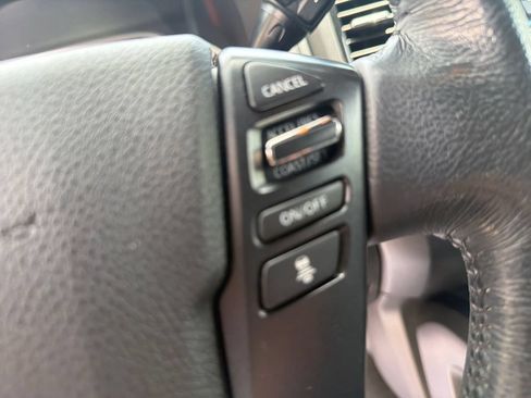 Used 2023 Nissan Titan SV w/ SV Convenience Package RWD image 13