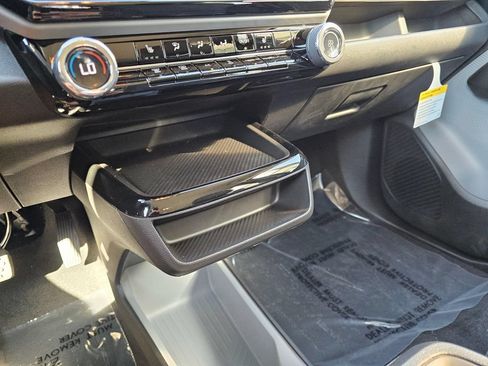 New 2027 Chevrolet Bolt LT w/ Comfort Package FWD image 30