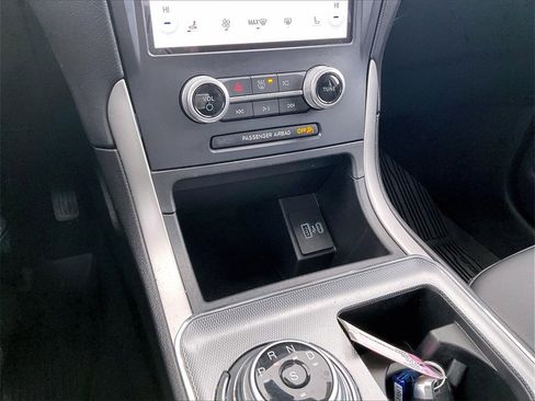 Used 2021 Ford Edge SEL image 24