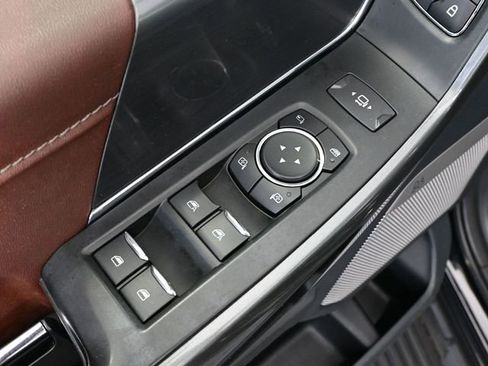 Used 2022 Ford F150 Lariat w/ Equipment Group 502A High image 23