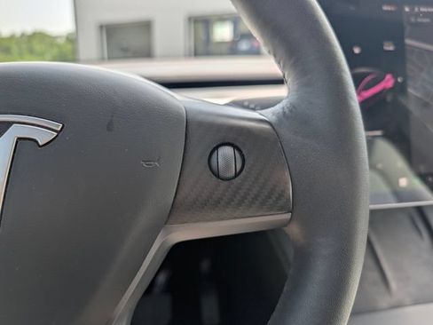 Used 2023 Tesla Model Y Long Range AWD/4WD image 21