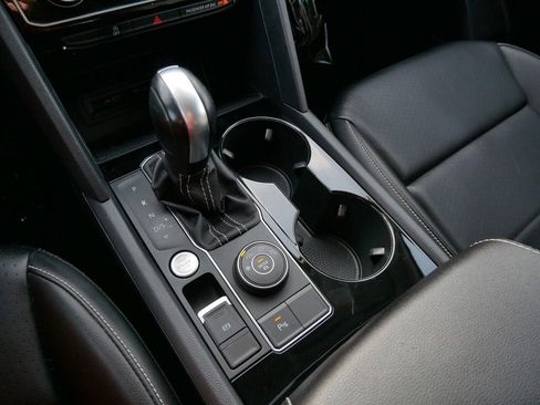 Used 2022 Volkswagen Atlas SE image 26