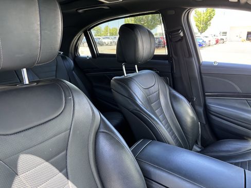 Used 2020 Mercedes-Benz S 560 Sedan image 34