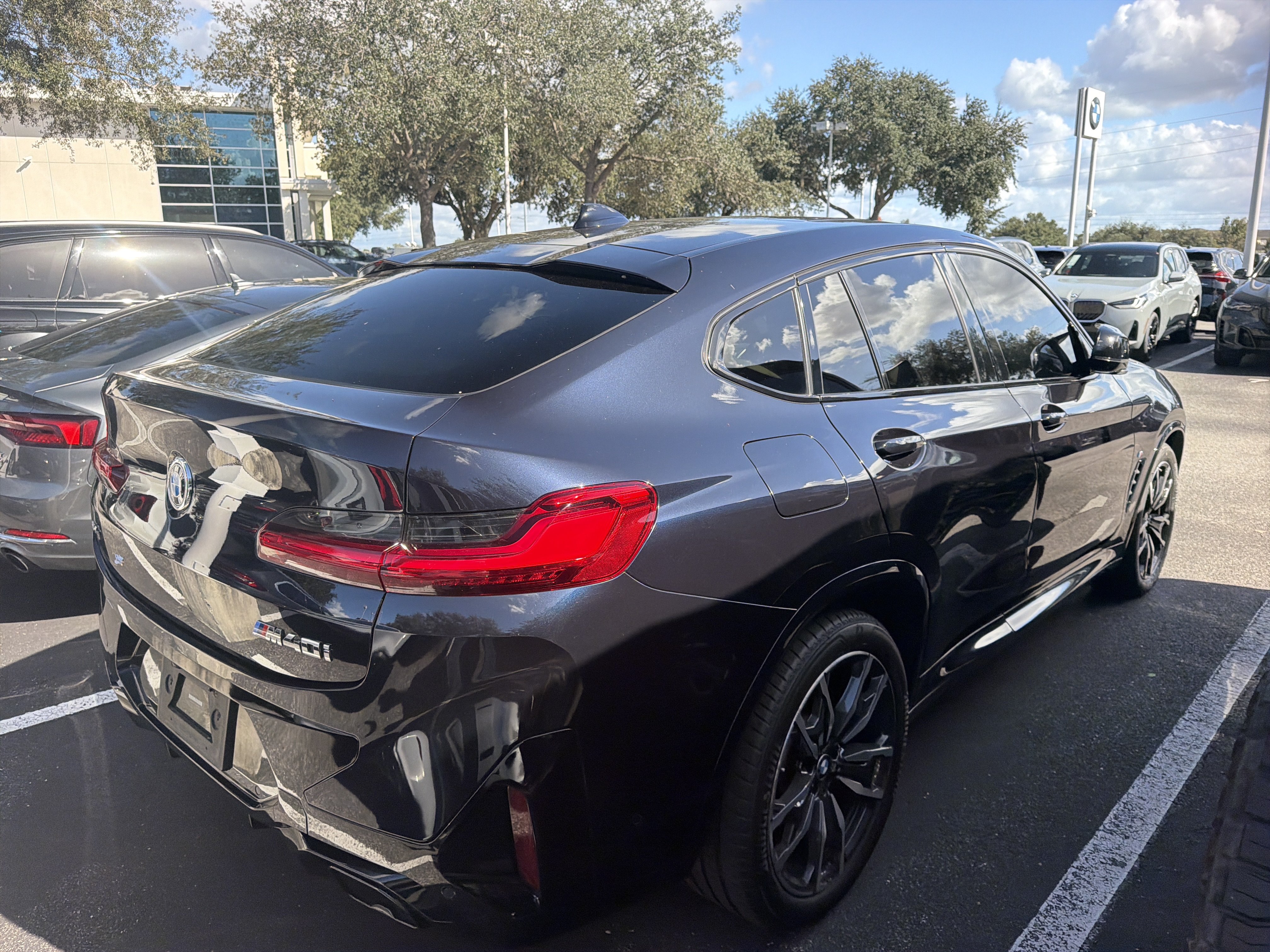 Used 2022 BMW X4 M40i w/ Parking Assistance Package AWD/4WD image 2