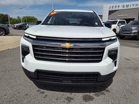 Used 2026 Chevrolet Traverse LT w/ Driver Confidence Package FWD image 2