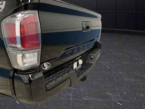 Used 2023 Toyota Tacoma TRD Sport image 32