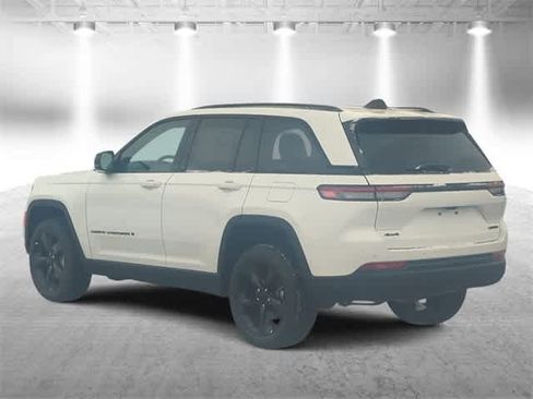New 2025 Jeep Grand Cherokee Limited image 6
