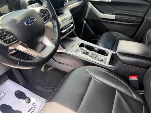 Certified 2022 Ford Explorer XLT w/ Equipment Group 202A AWD/4WD image 15