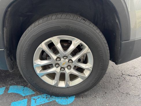 Used 2018 Chevrolet Traverse LT image 14