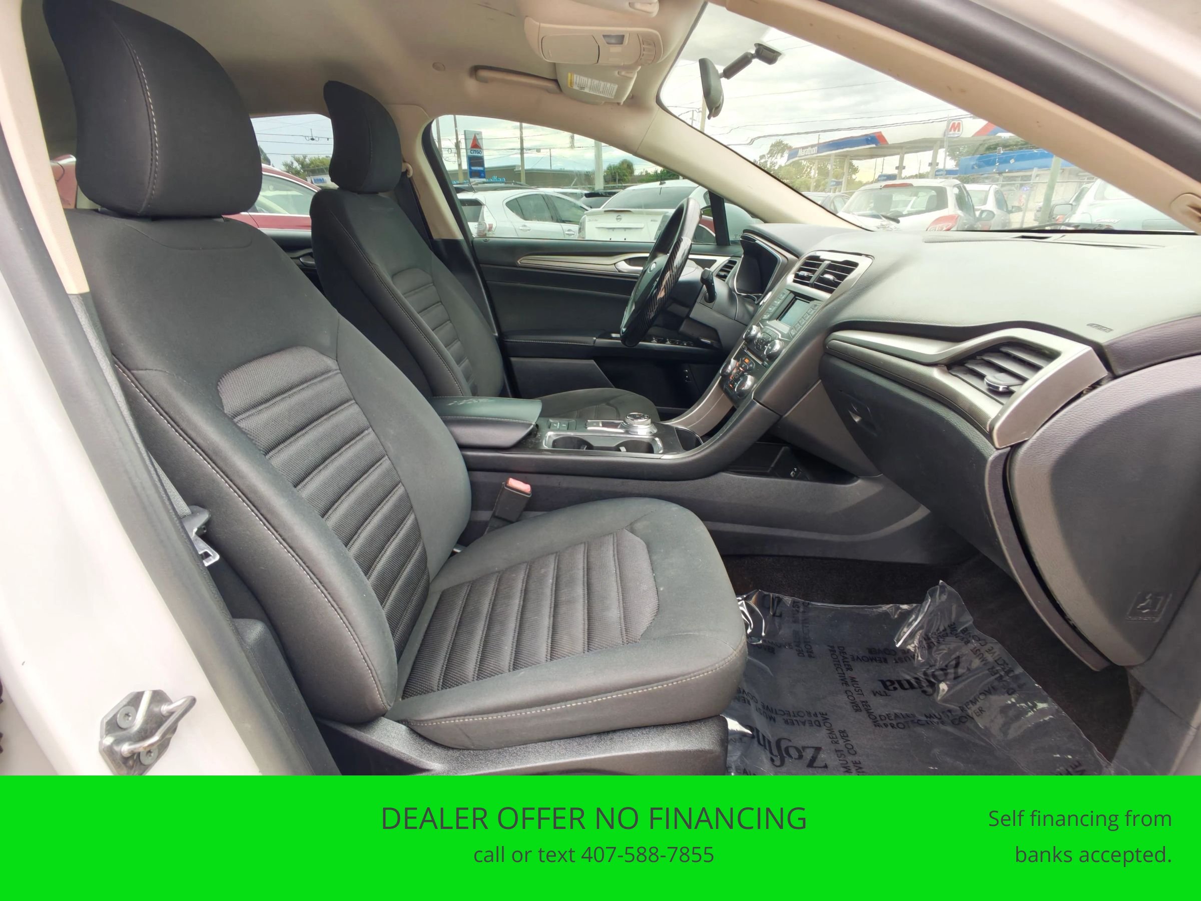 Used 2017 Ford Fusion SE FWD image 15